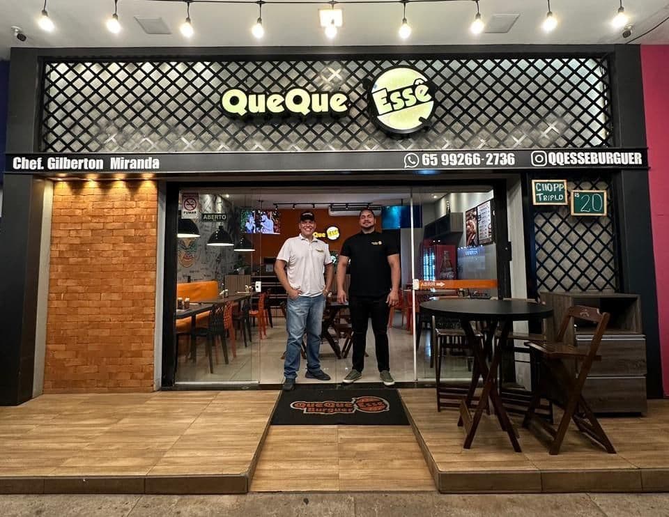 FOTO MEIO QUE QUE ESSE.jpg